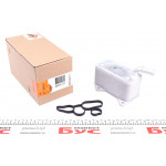 Радіатор масляний VW Passat 2.0 FSI 05-10 (теплообмінник) 