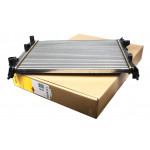 Радіатор охолодження Renault Trafic 01- 