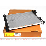 Радіатор охолодження Renault Trafic/Opel Vivaro 2.0CDTI 06- (+/-AC) 