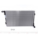 Радіатор охолодження VW Caddy 1.9TDI (55/77kW) 04-10 (403x648,5x33) 