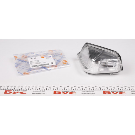 Повторювач повороту на дзеркало MB Sprinter/VW Crafter 06- (L) (8227)