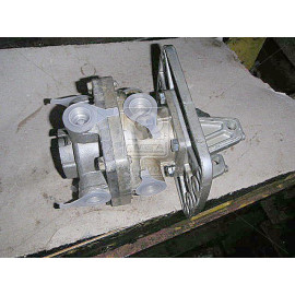 Кран гальм.2-секц. підпедальн. (вир-во м.Рославль)