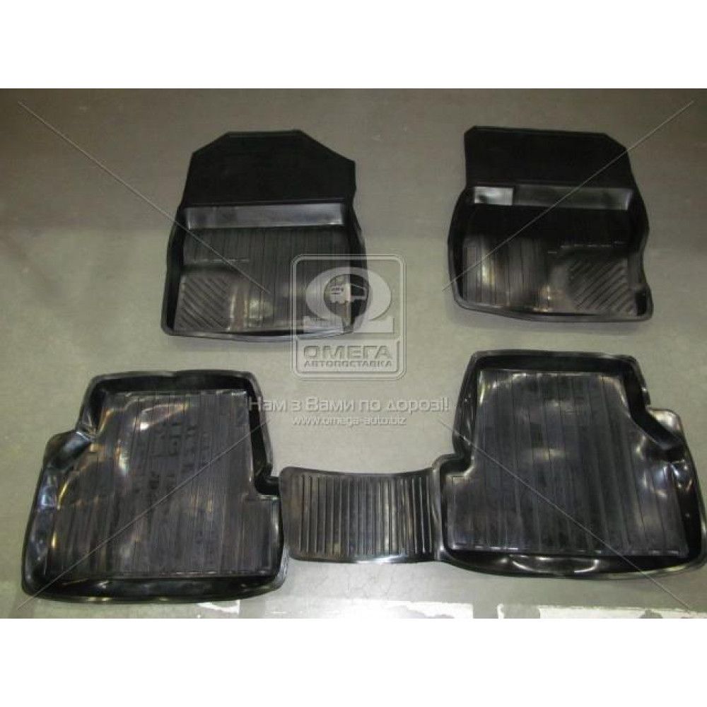 Килими салон. гум. FORD FOCUS II 2005 компл. 4шт.+перемичка <БРТ>