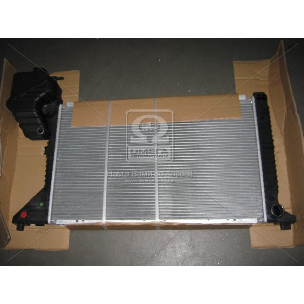 Радиатор охлаждения (паяный) MB SPRINTER 00-06 MT, A/C  (TEMPEST)