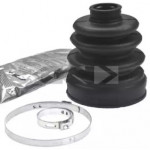 Патрубoк водяного охлаждения двигателя, снизу, спереди справа, от компенсационного бачка к радиатору 